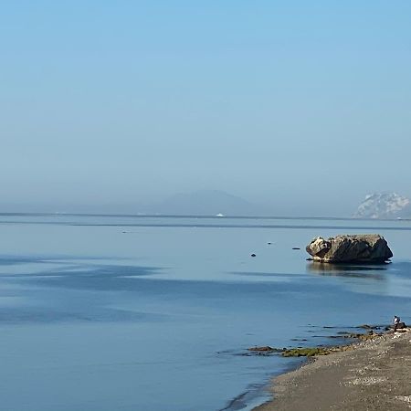 Casa De Playa Leilighet Estepona Eksteriør bilde