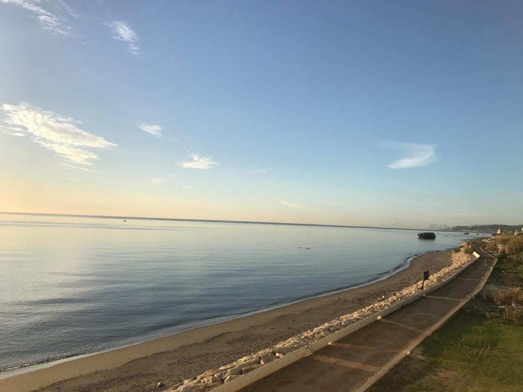 Casa De Playa Leilighet Estepona Eksteriør bilde